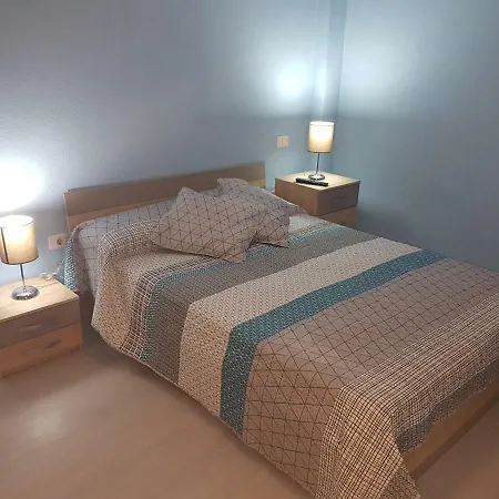 Acogedor Y Centrico Apartamento كانديلاريا